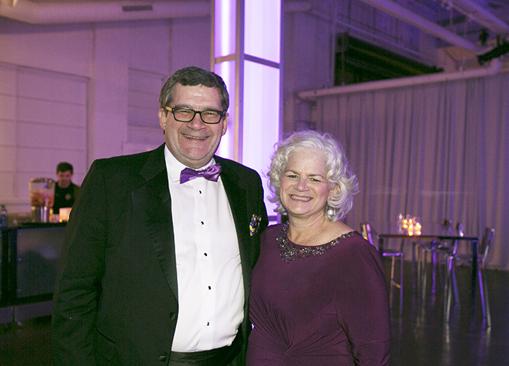John and Barb Gallina<br></noscript> Honorary Co-Chairs
